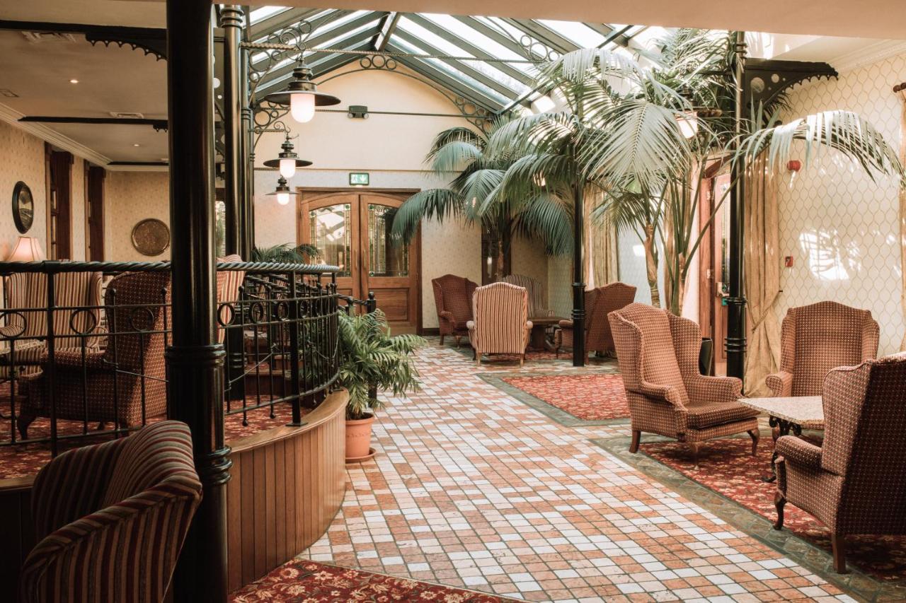 Kee'S Hotel Stranorlar Esterno foto