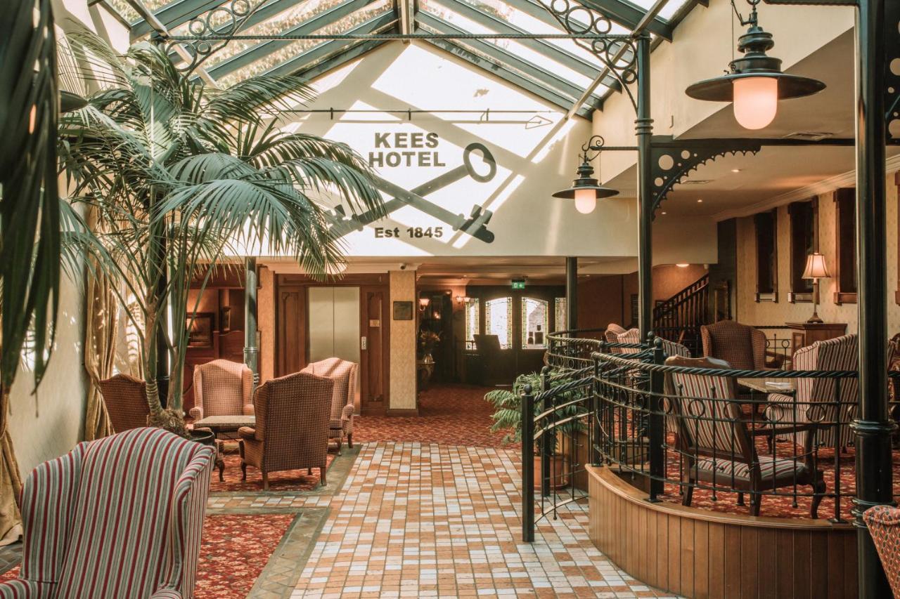 Kee'S Hotel Stranorlar Esterno foto