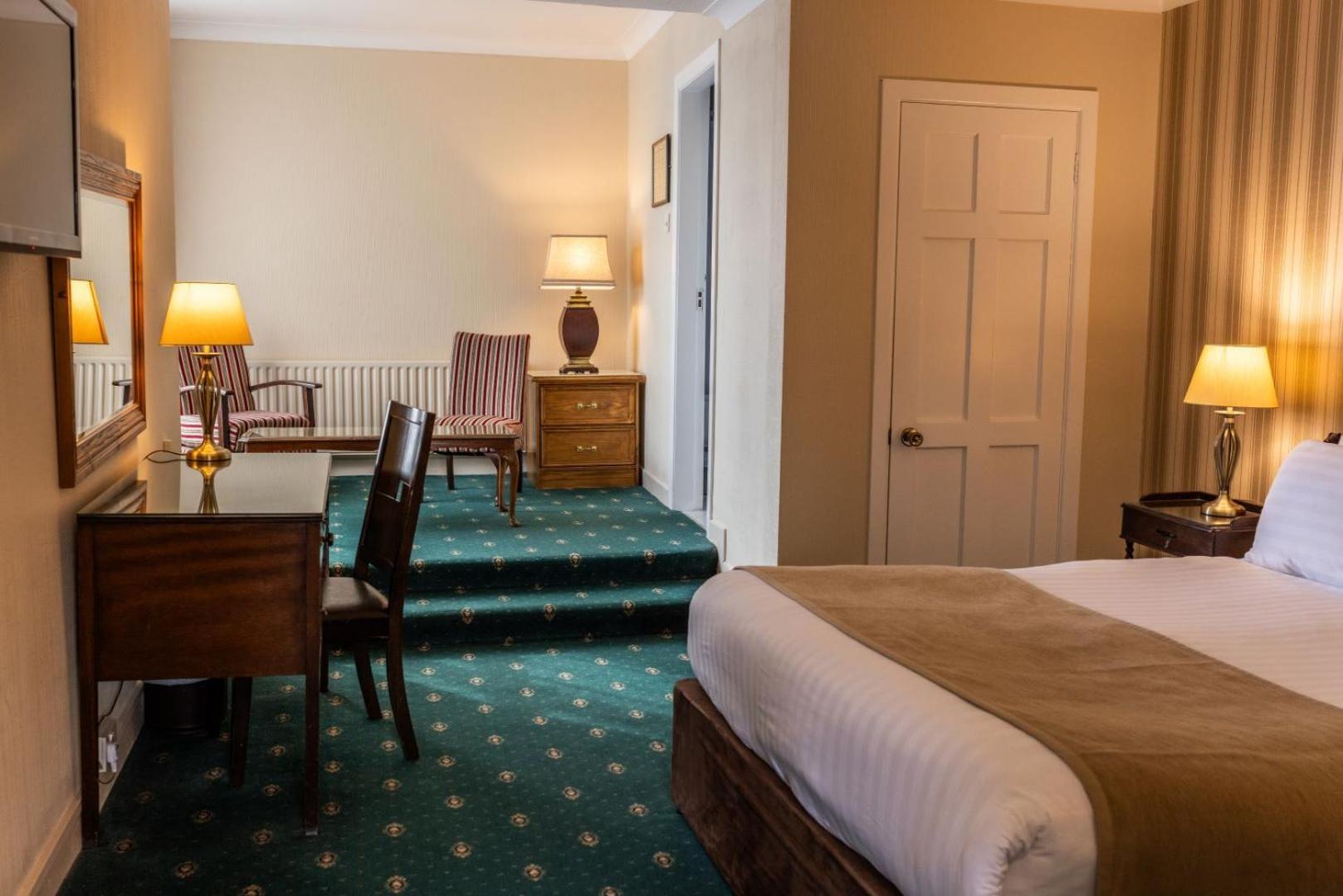 Kee'S Hotel Stranorlar Esterno foto