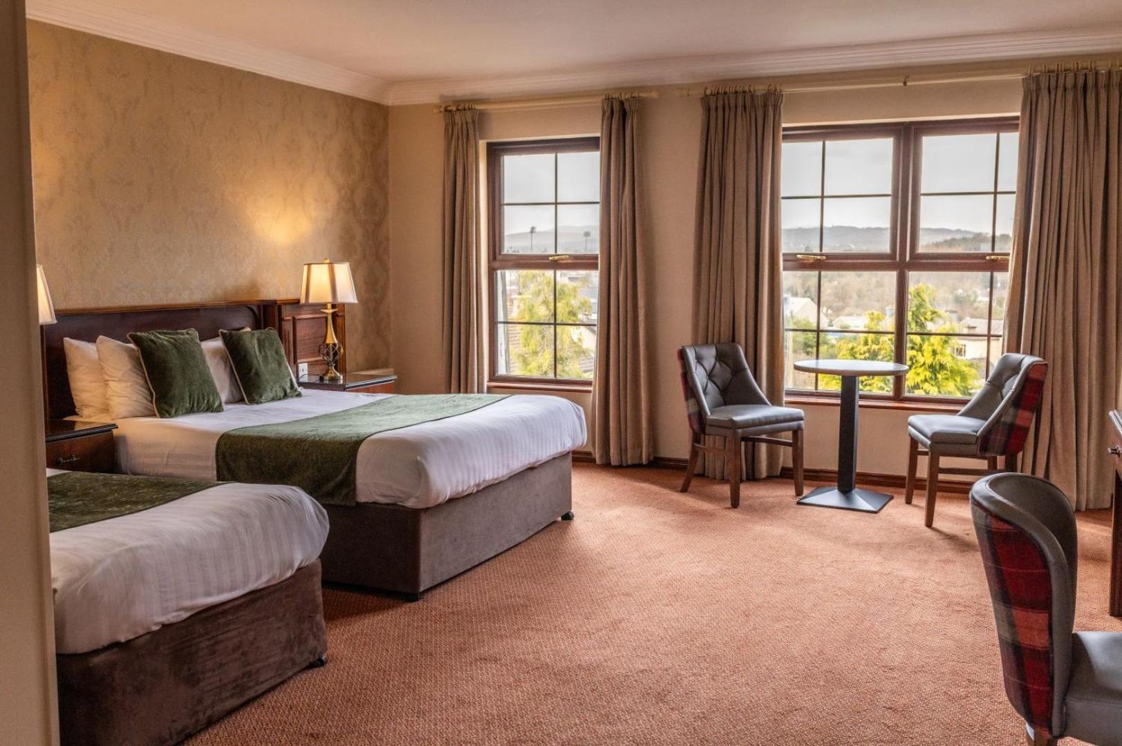 Kee'S Hotel Stranorlar Esterno foto