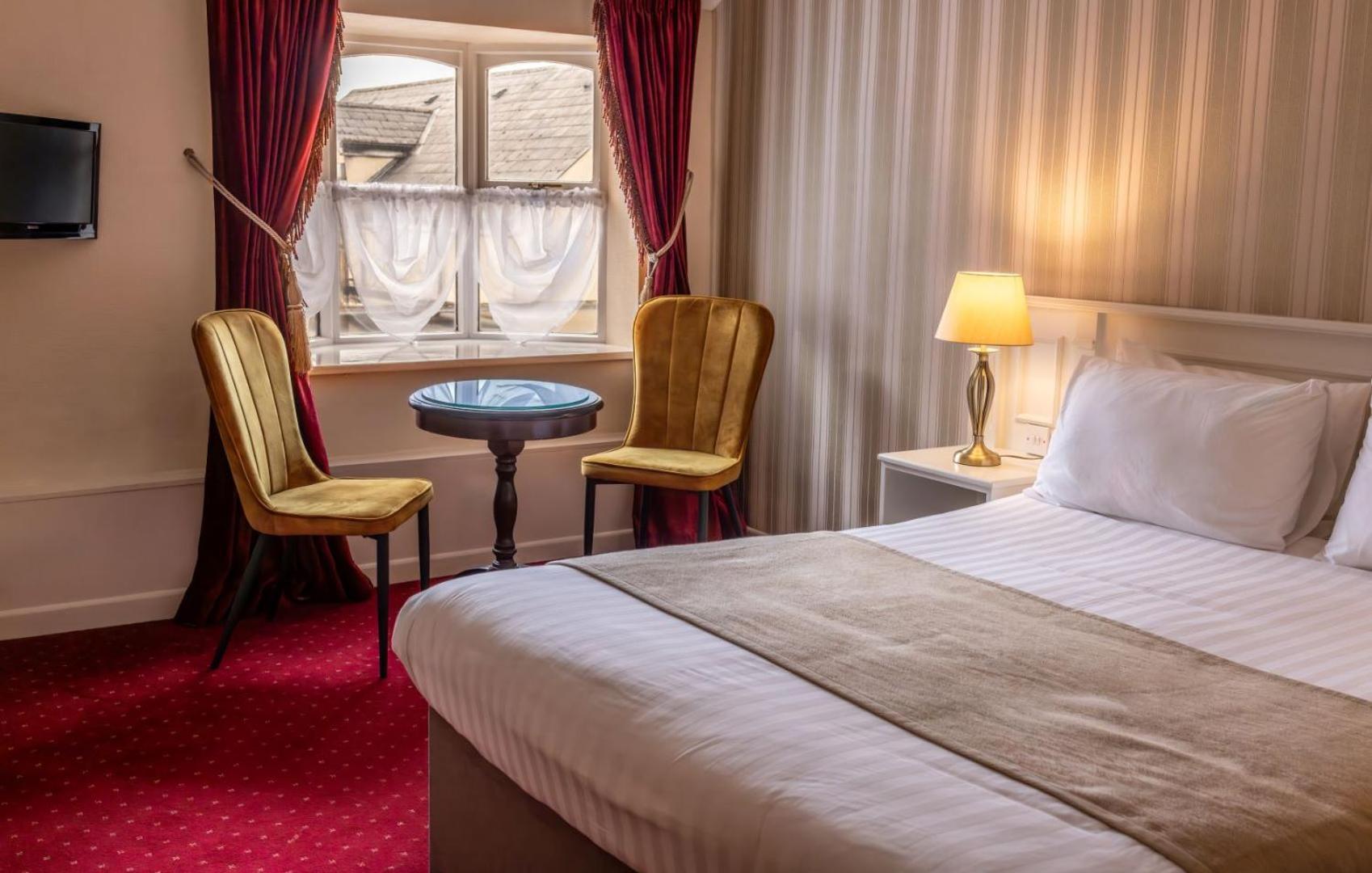 Kee'S Hotel Stranorlar Esterno foto