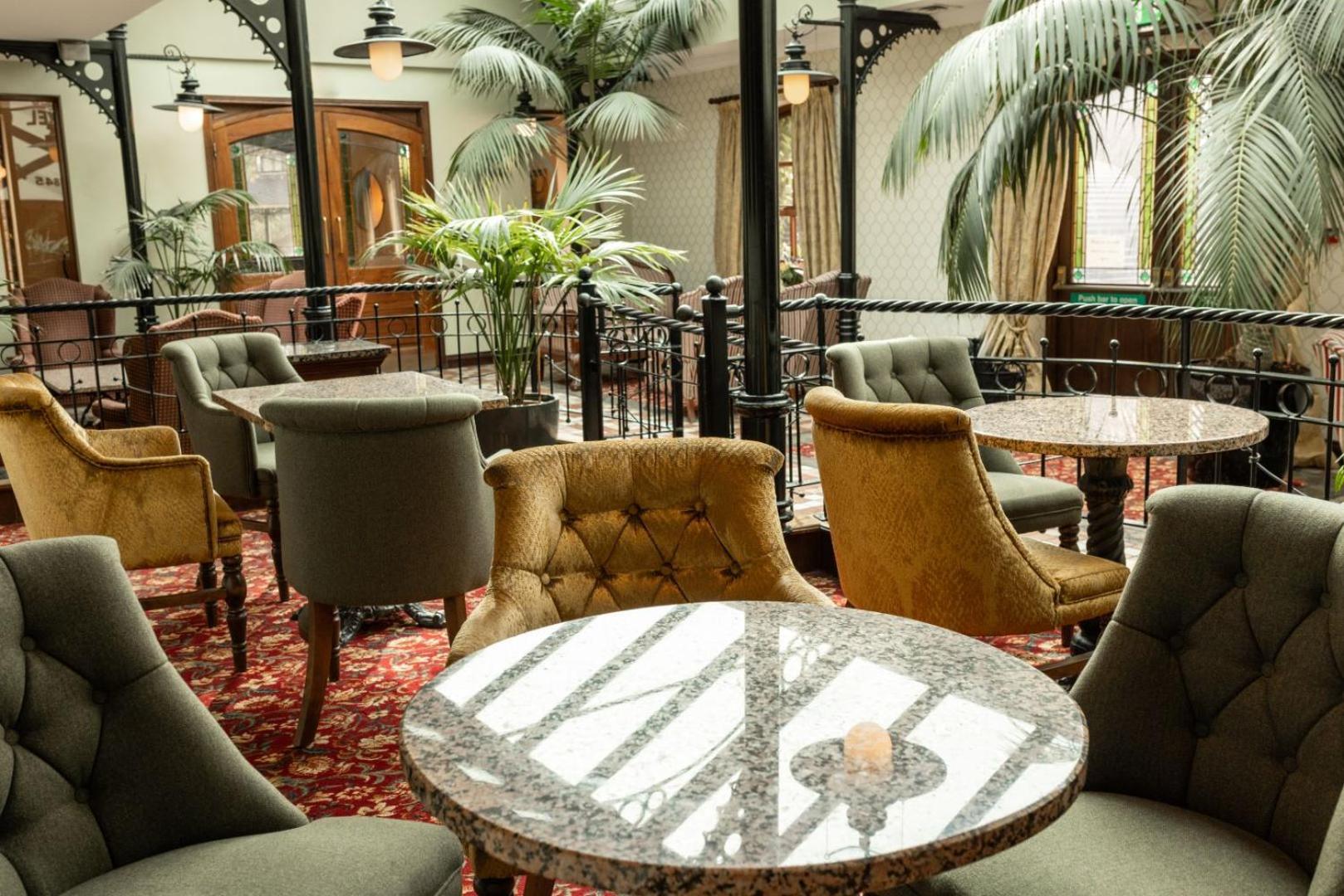 Kee'S Hotel Stranorlar Esterno foto